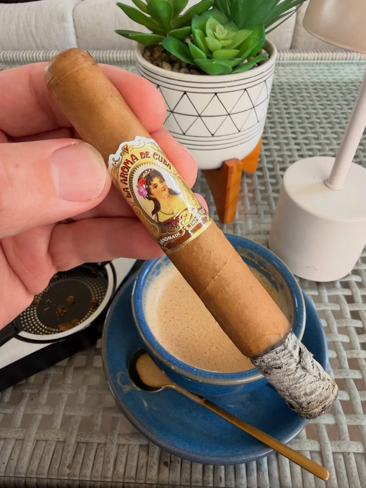 La Aroma de Cuba Connecticut — Corona, photo 2 by CigarSolace