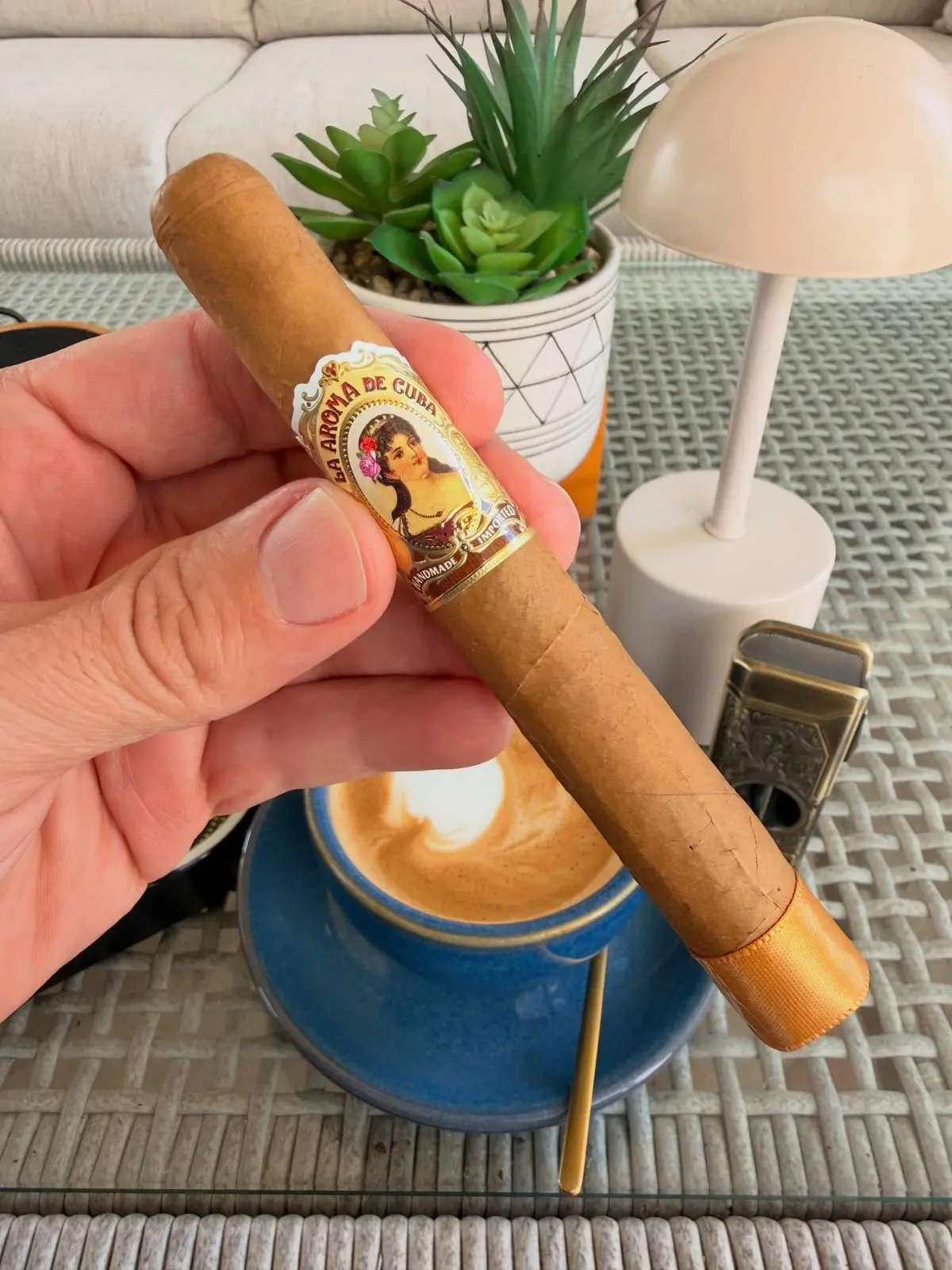 La Aroma de Cuba Connecticut — Corona cigar, photographed by CigarSolace