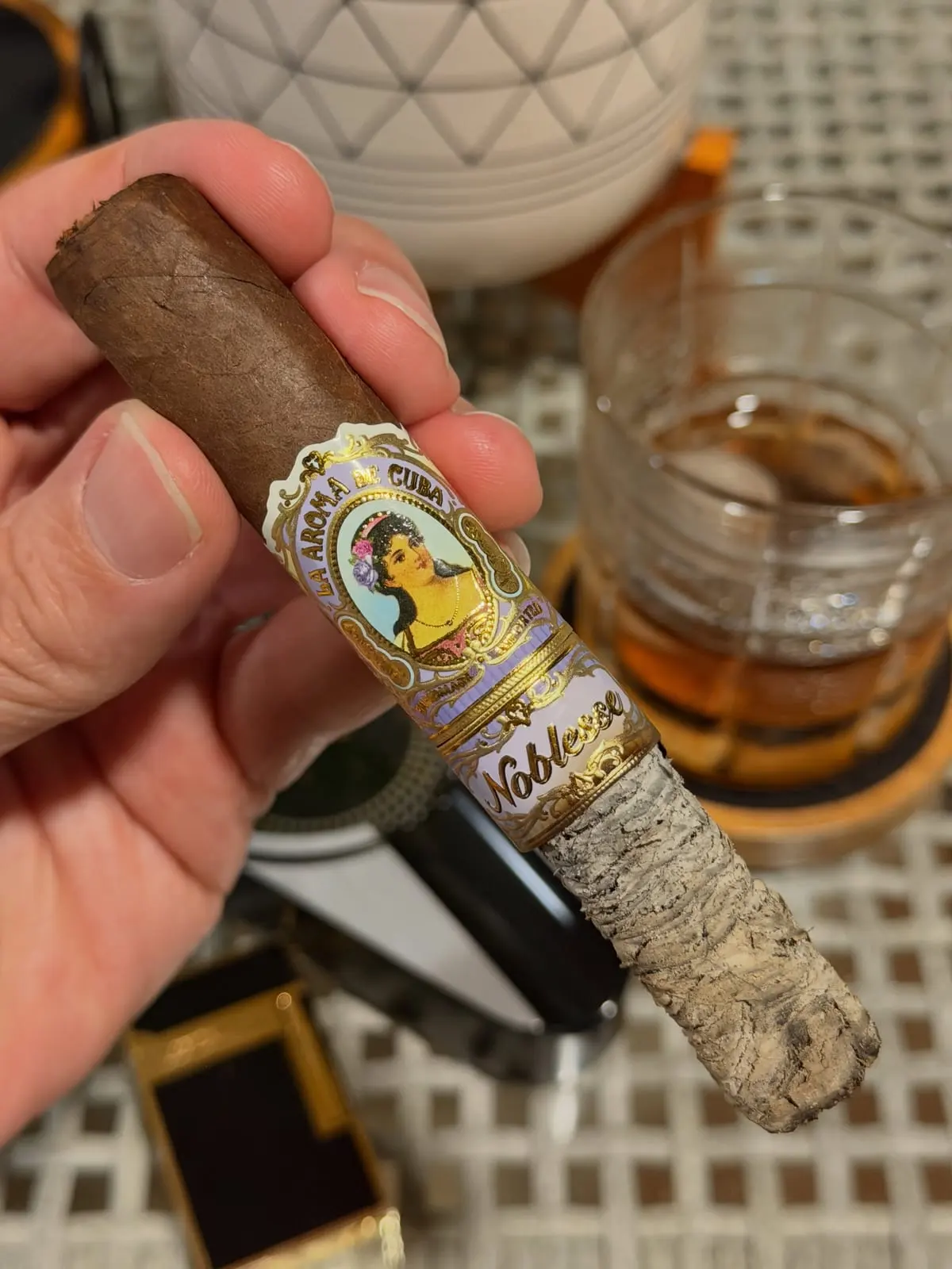 La Aroma de Cuba Noblesse cigar, photographed by CigarSolace