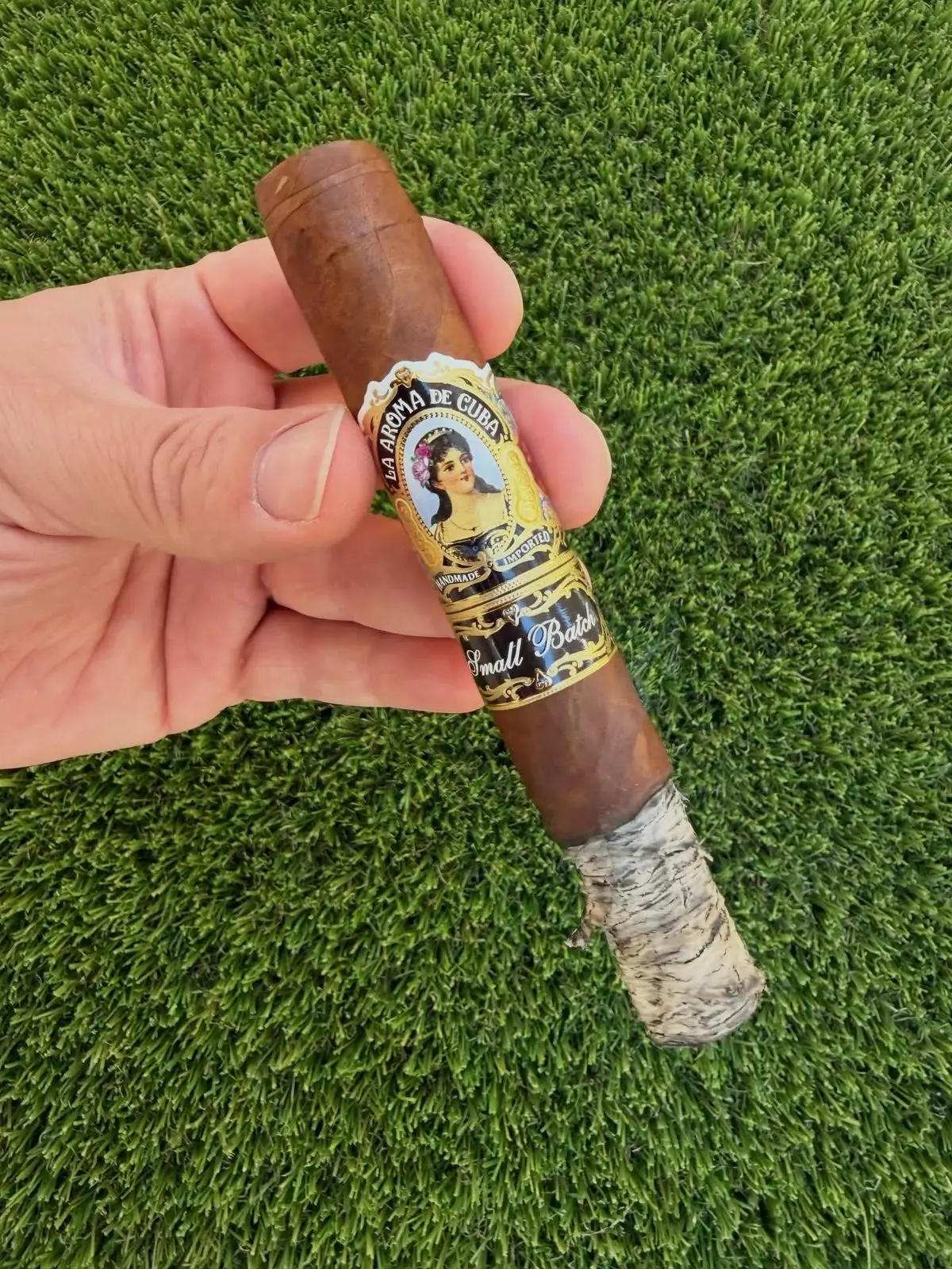 La Aroma de Cuba Small Batch — Toro cigar, photographed by CigarSolace
