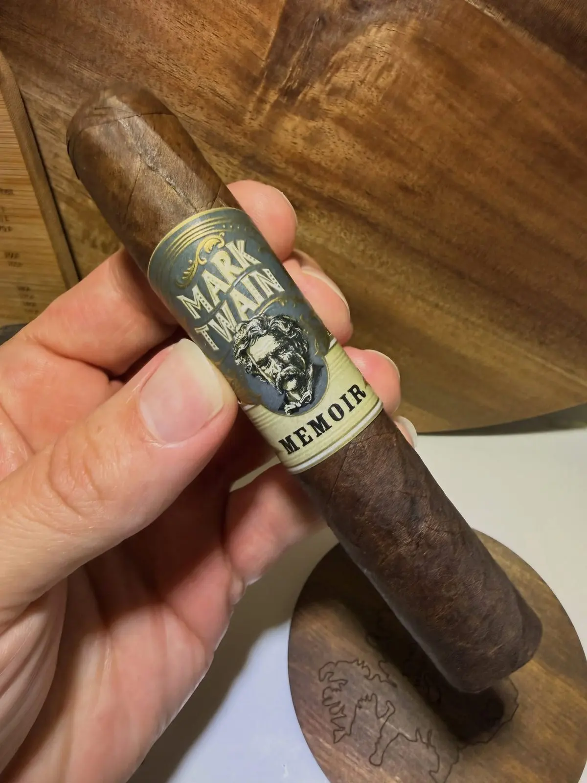 Mark Twain Memoir No. 3 cigar, photographed by CigarSolace