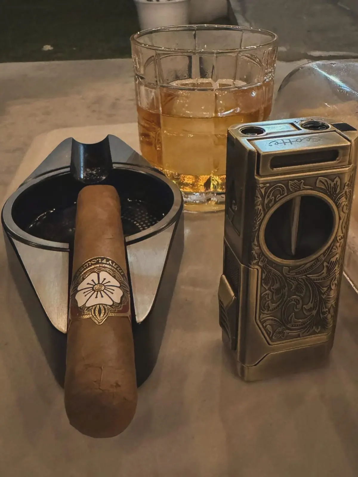 Mayflower Dawn Toro cigar, photographed by CigarSolace