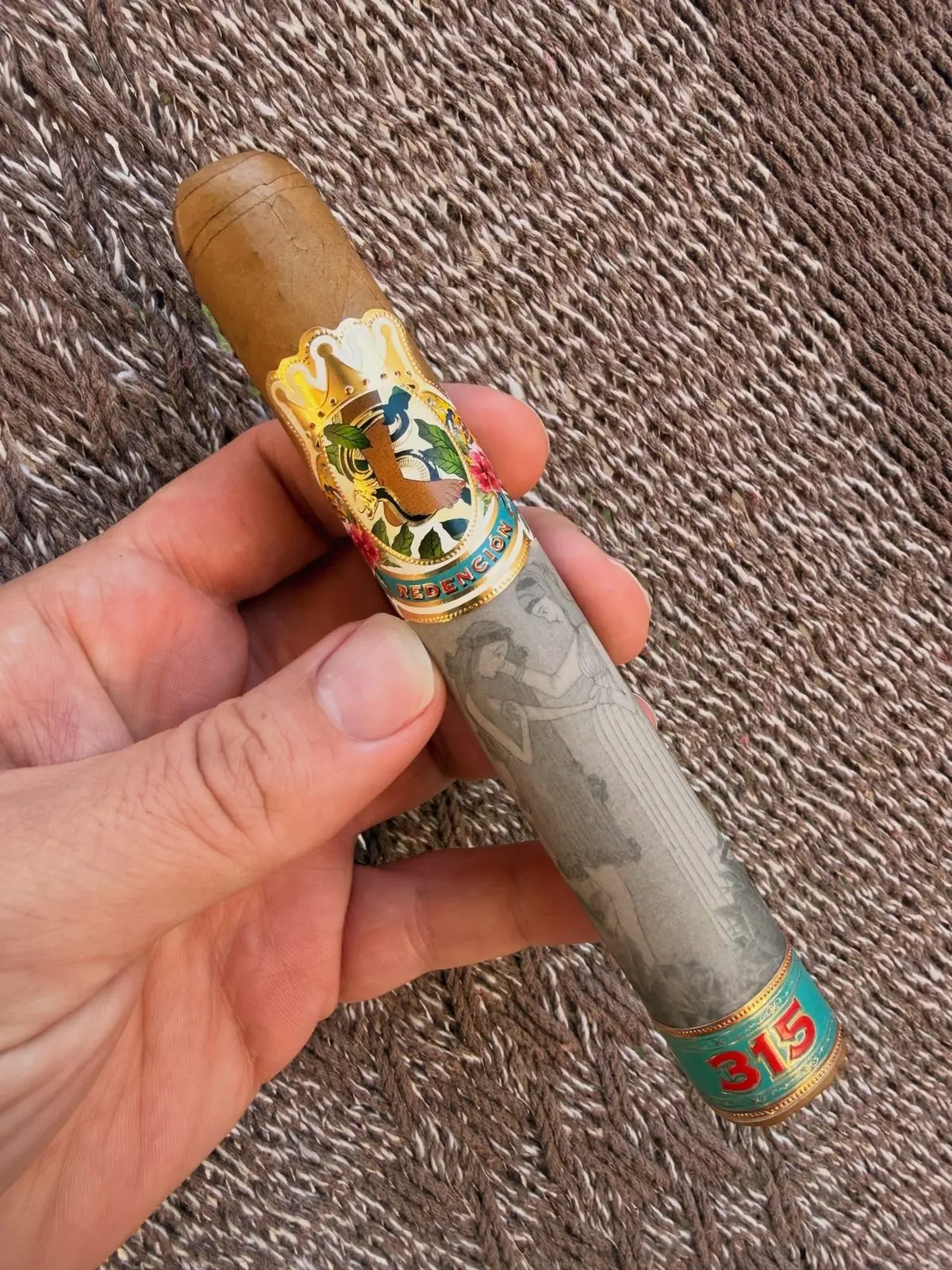 Redención Connecticut Toro cigar, photographed by CigarSolace